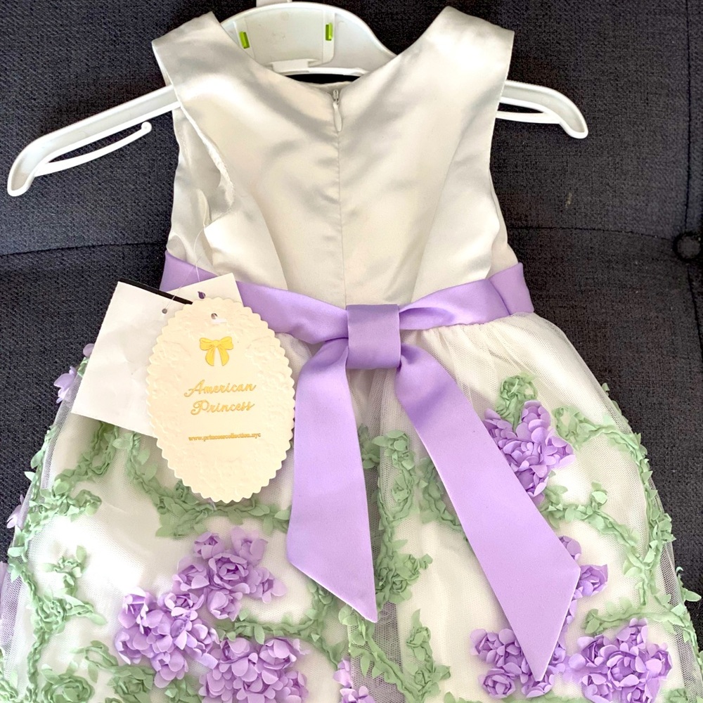 Beautiful flower girl dress NWT